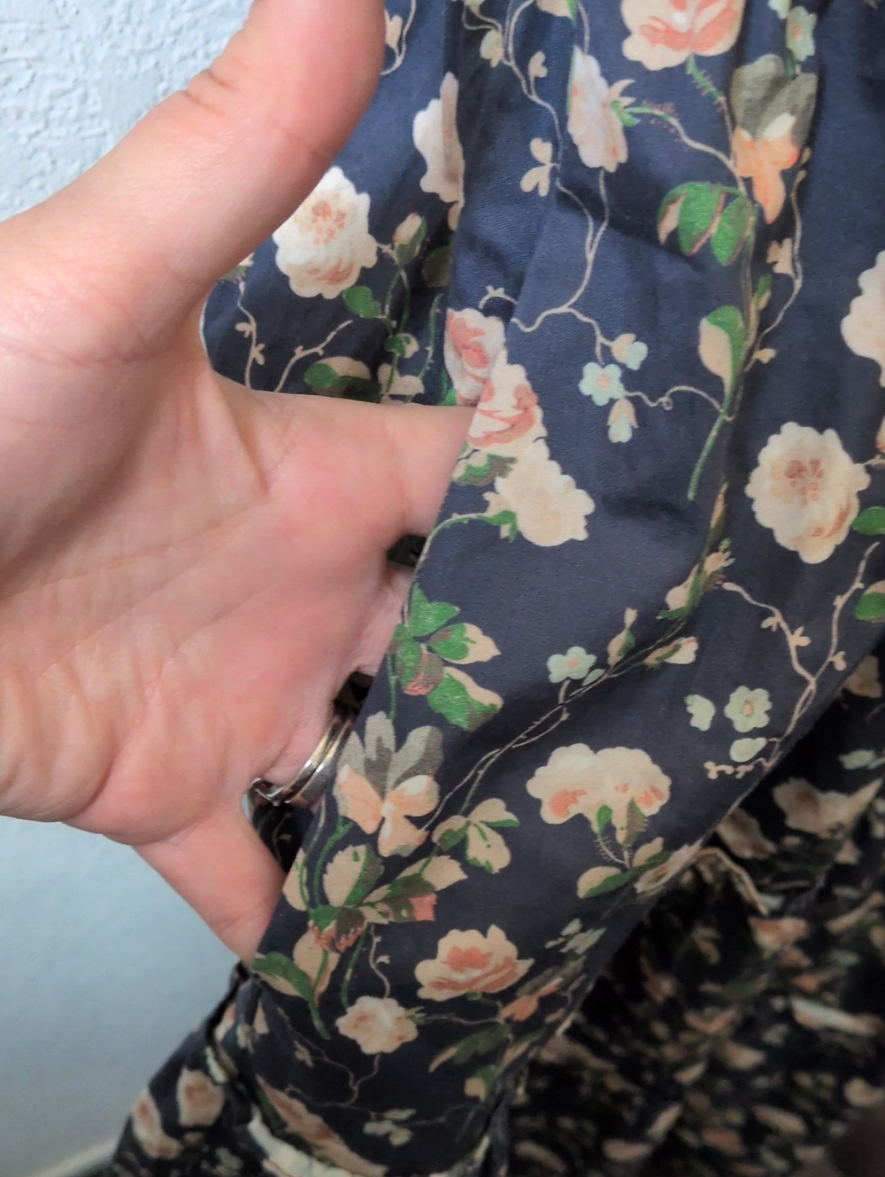 ✨ Hill House Home Ellie Nap Dress In Navy Bluebonnet Floral Size S - Picture 4 of 8